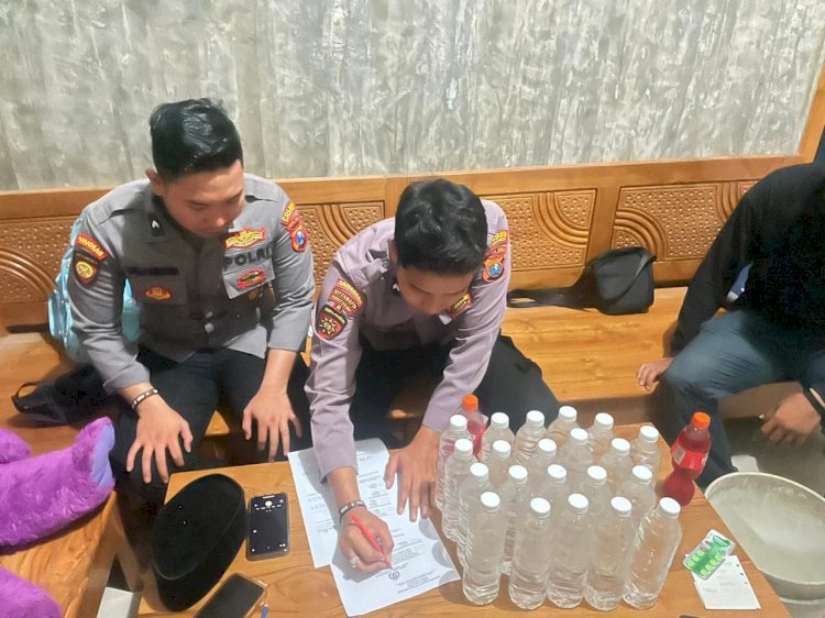 Gelar Operasi Pekat, Polres Situbondo Berhasil Amankan Puluhan Botol Miras